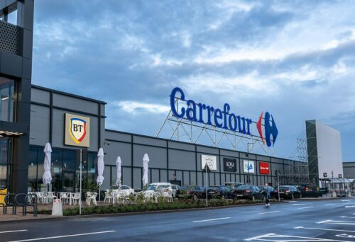 Dedeman negociaza exclusiv preluarea retelei de 448 de unitati Carrrefour din tara noastra