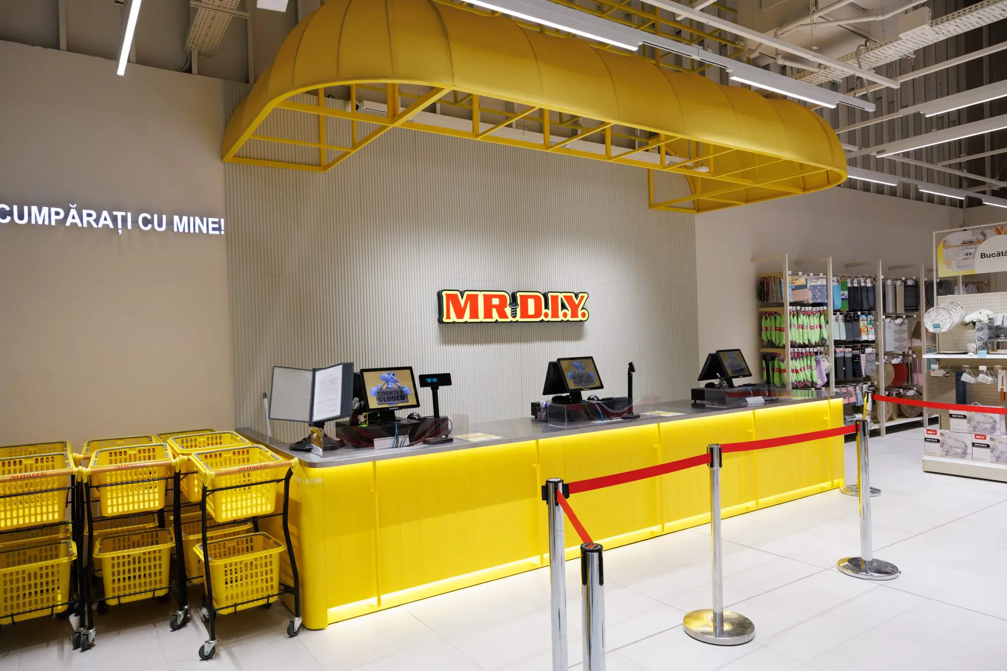 Colosseum Mall își consolidează mixul internațional de chiriași cu deschiderea magazinului MR.DIY